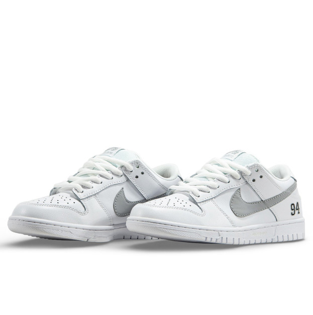 Купить Nike SB Dunk Low x Supreme White Grey за 4111 грн