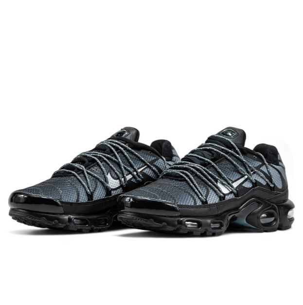 Купить Nike Air Max Plus Black Metallic Silver за 3761 грн Купить Nike Air Max Plus Black Metallic Silver за 3761 грн