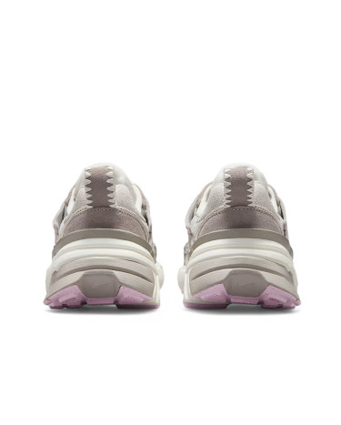 Купить Nike V2K Run Valentines Day 2025 HV5997-161 за 3811 грн