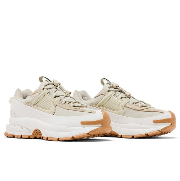 Nike Zoom Vomero Roam Winterized Sail Light Stone Gum HQ2181-100