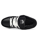 Sneakers Nike SB Dunk Low Black White Two WITH FUR Women