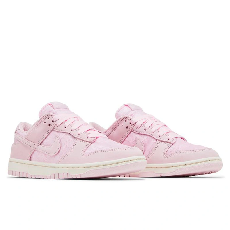 Придбати Nike Dunk Low Lace Pack Regal Pink HJ5870-600 за 4111 грн