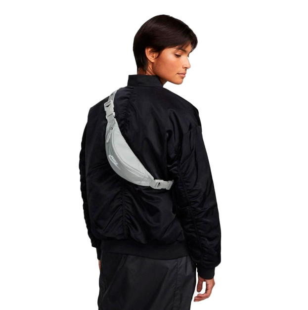 Π‘ΡΠΌΠΊΠ° Π½Π° ΠΏΠΎΡΡ Nike NK HERITAGE WAISTPACK DB0488-034