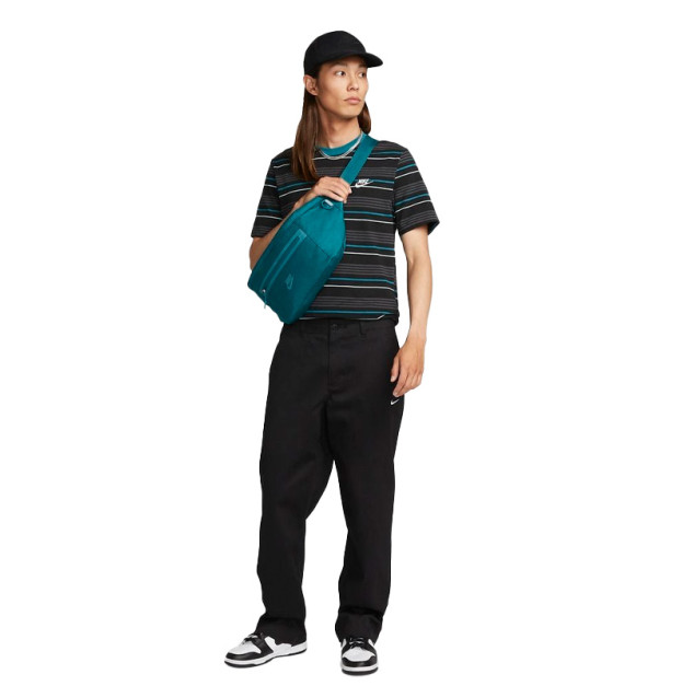 Π‘ΡΠΌΠΊΠ° Π½Π° ΠΏΠ»Π΅ΡΠ΅ Nike ELMNTL PRM WAISTPACK DN2556-381