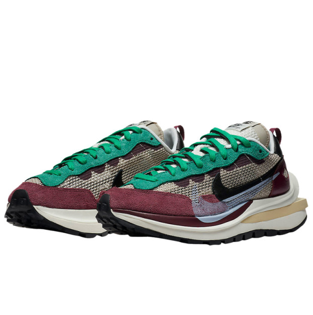 Nike Vaporwaffle sacai Villain Red Neptune Green DD3035-200